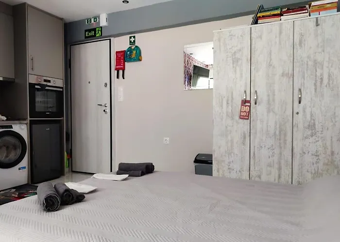Modern Cozy Vergian Studio 2 Min From The Beach