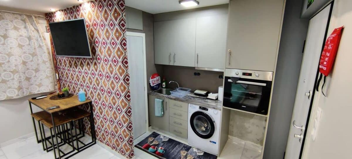 Modern Cozy Vergian 2 Min From The Apartment