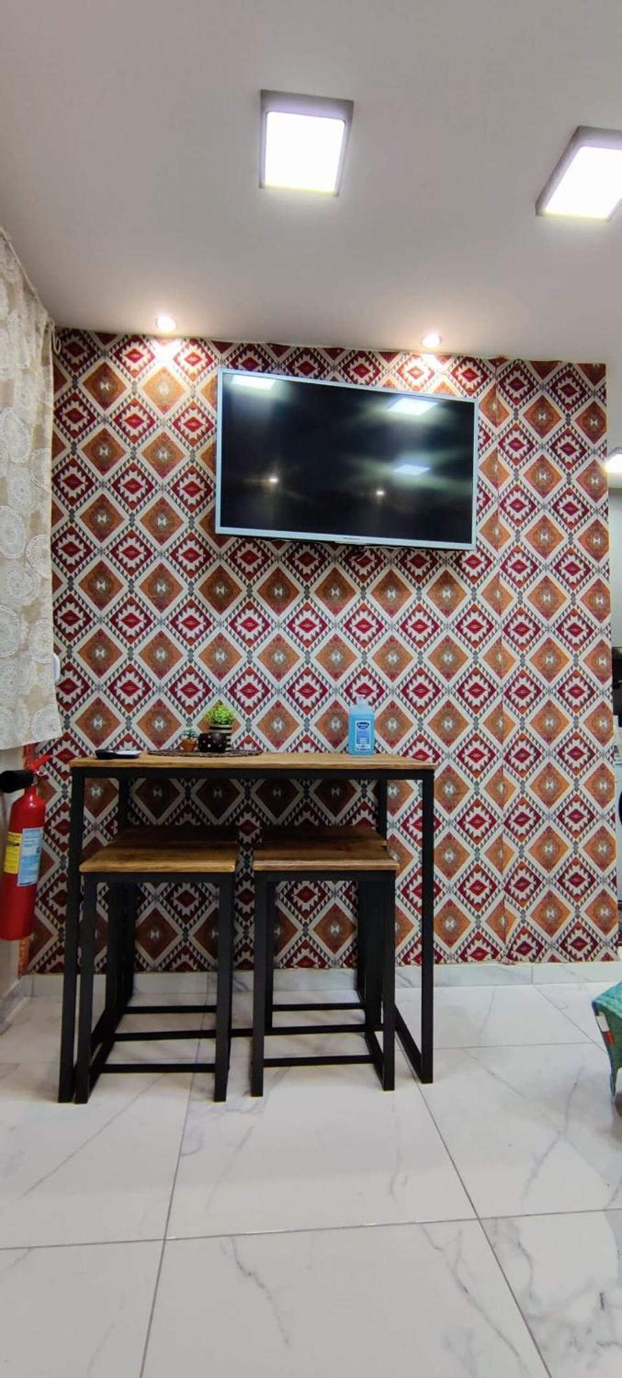 Modern Cozy Vergian 2 Min From The Apartment *